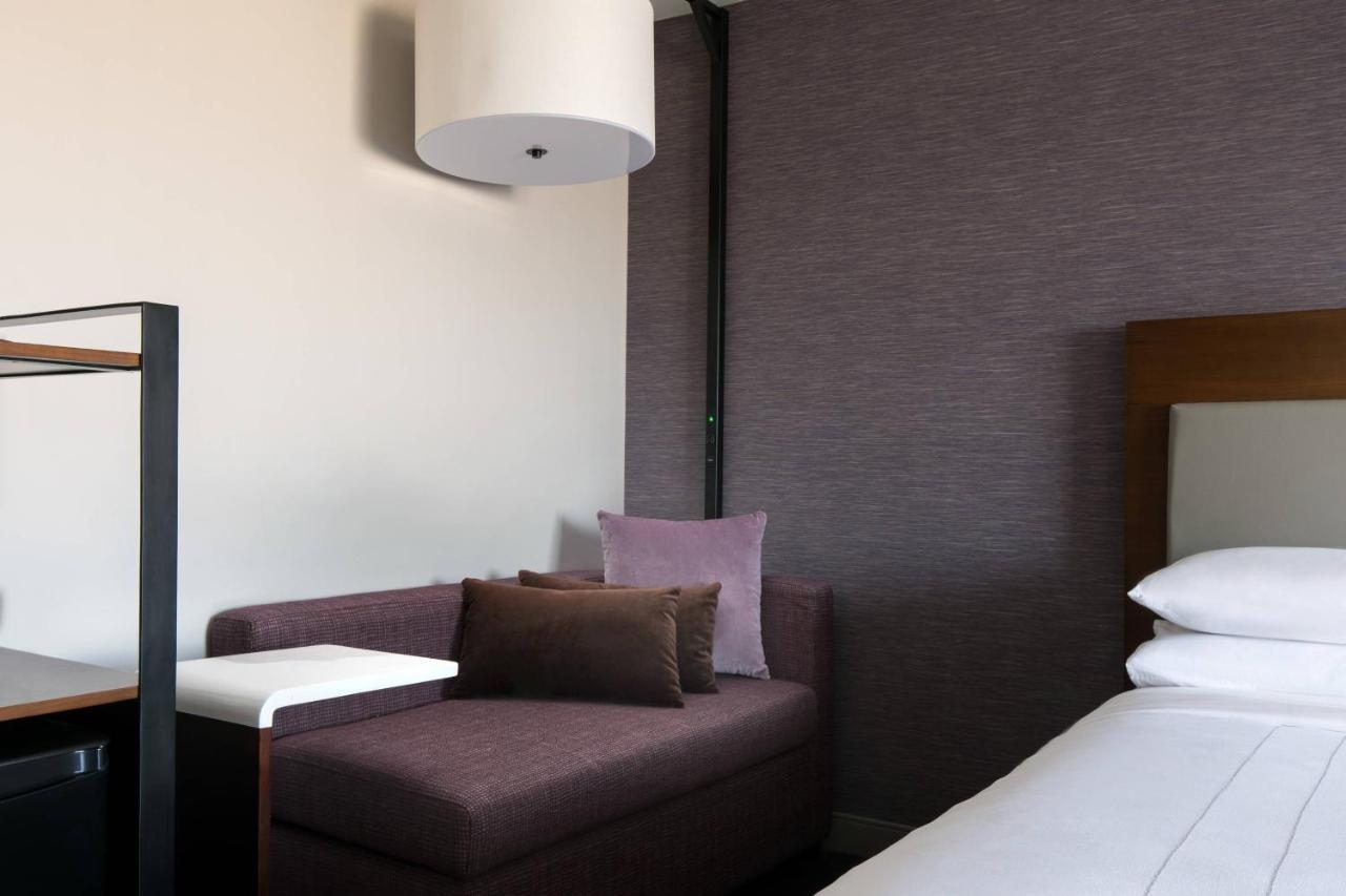 Visalia Marriott At The Convention Center Hotel Buitenkant foto