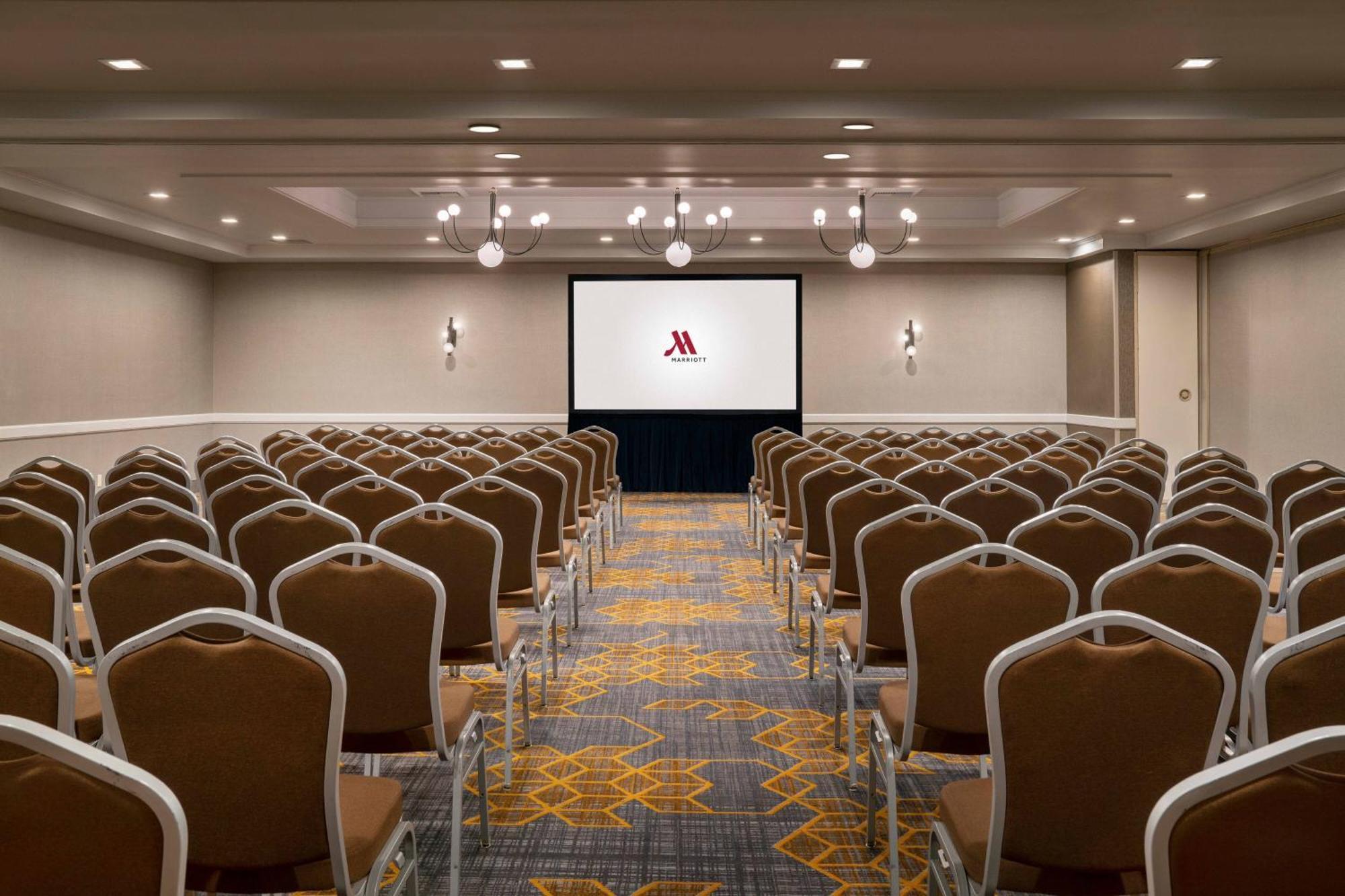 Visalia Marriott At The Convention Center Hotel Buitenkant foto