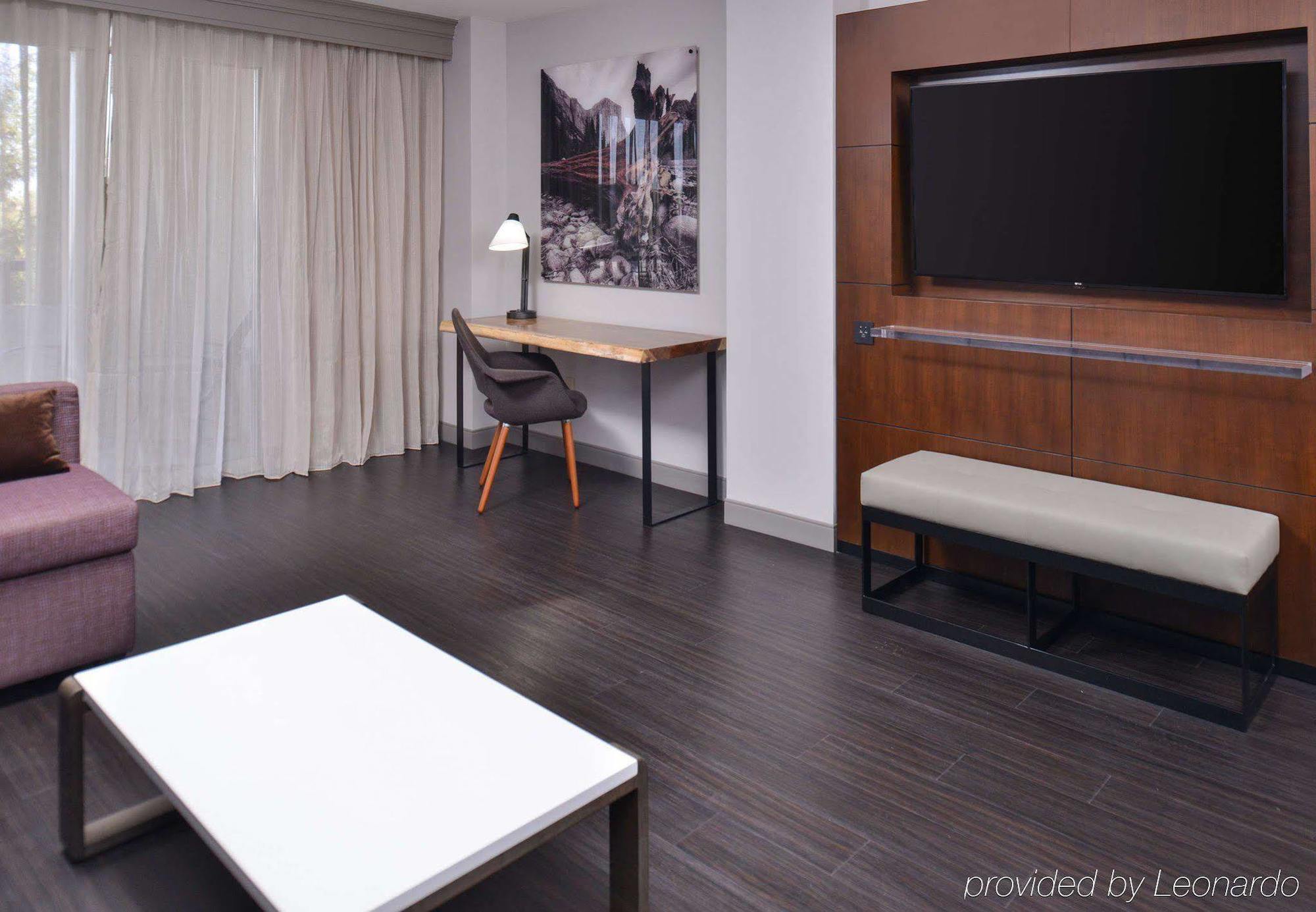Visalia Marriott At The Convention Center Hotel Buitenkant foto