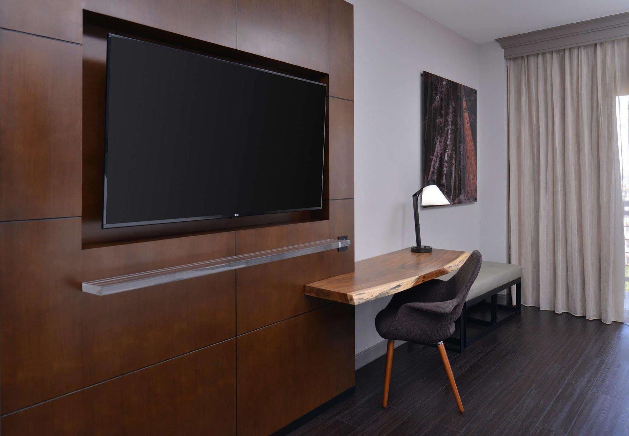 Visalia Marriott At The Convention Center Hotel Buitenkant foto